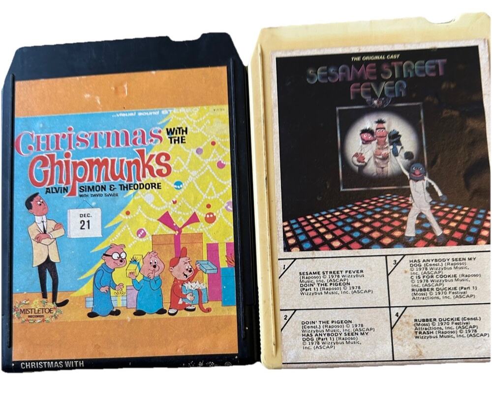 VTG 8 Tracks Sesame Street Fever & Xmas With The Chipmunks 60s 70s Kids Music